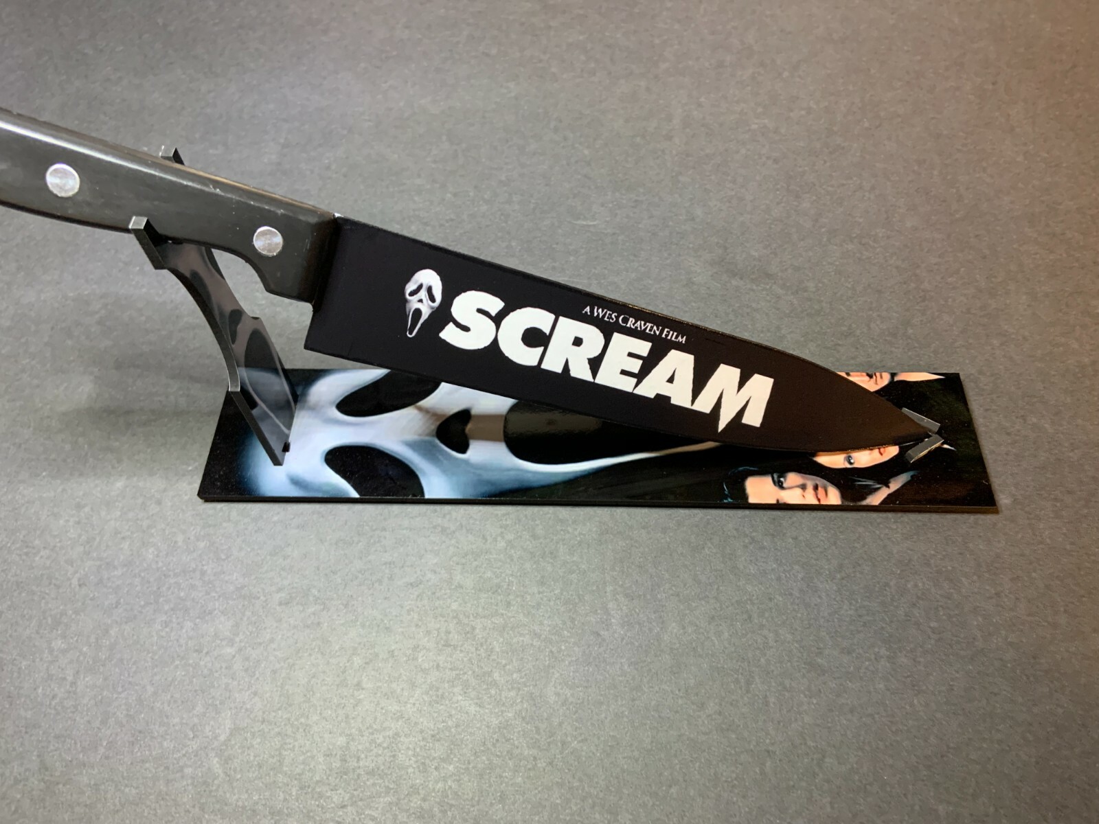 Scream Ghost Face Kitchen Knife With Laser Engraved Stand