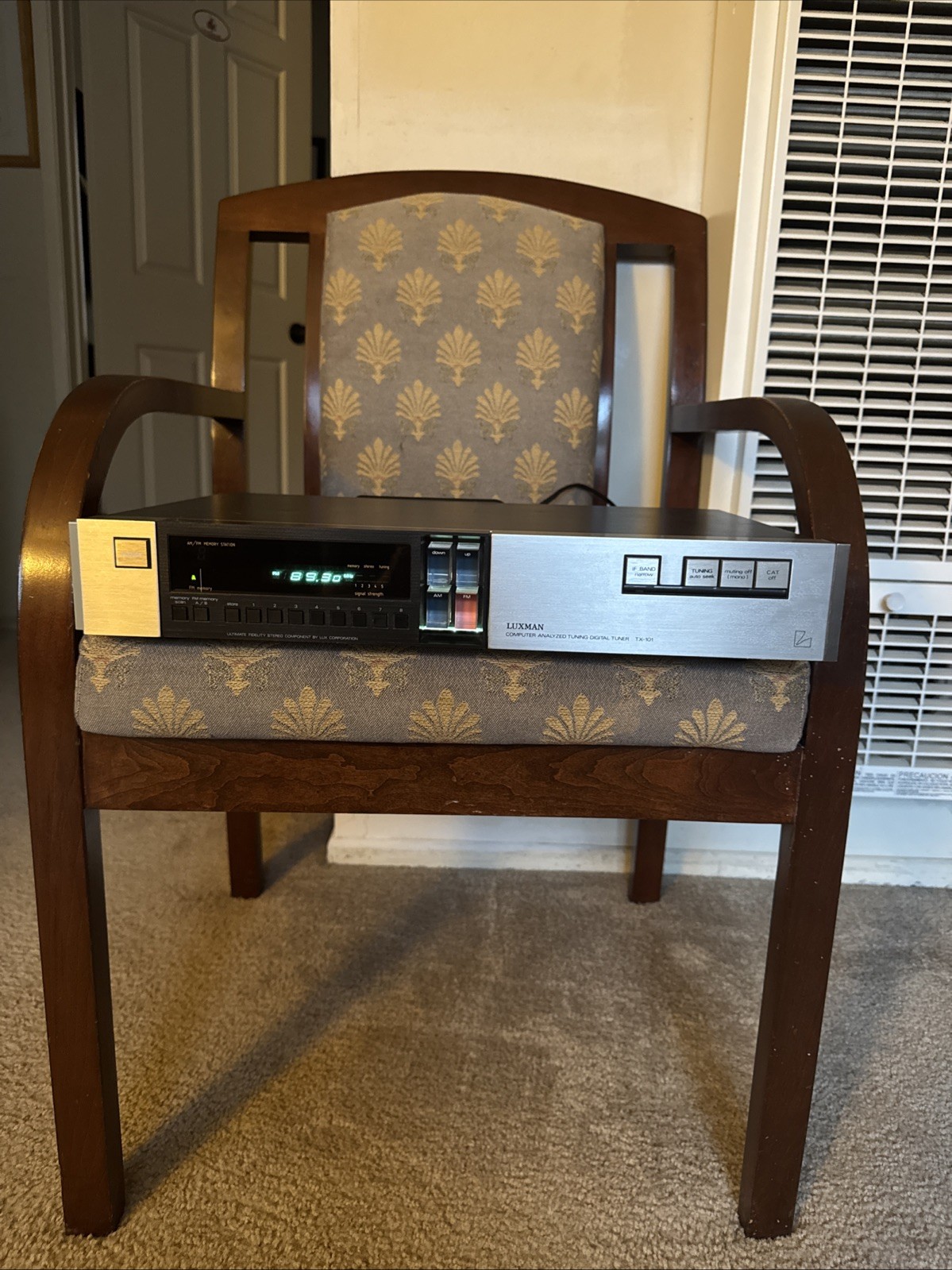 Vintage Luxman TX-101 Computer Analyzed Tuning Digital Tuner