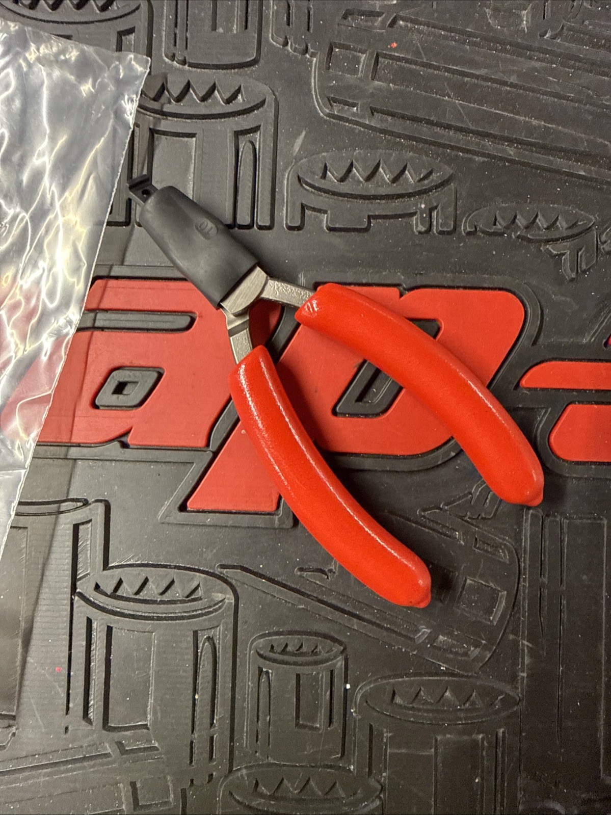 NEW Snap-on P88145A Soft Grip Precision Oval Diagonal Flush Cutting Pliers
