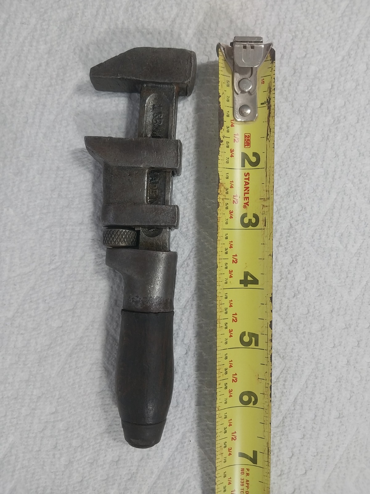 Vintage W&B Mfg 6 1/2" Pipe Wrench w/ Wooden Handle - 1" jaw size