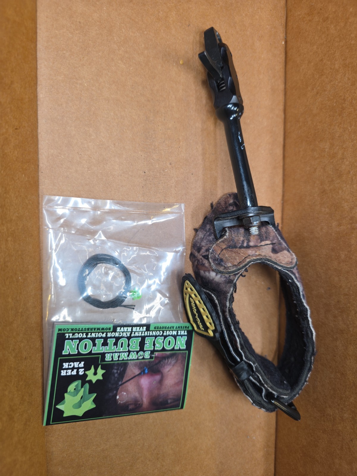 TRU-FIRE BUCKLE WRIST RELEASE AID AND BOWMAR NOSE BUTTON ARCHERY LOT BOWHUNTING