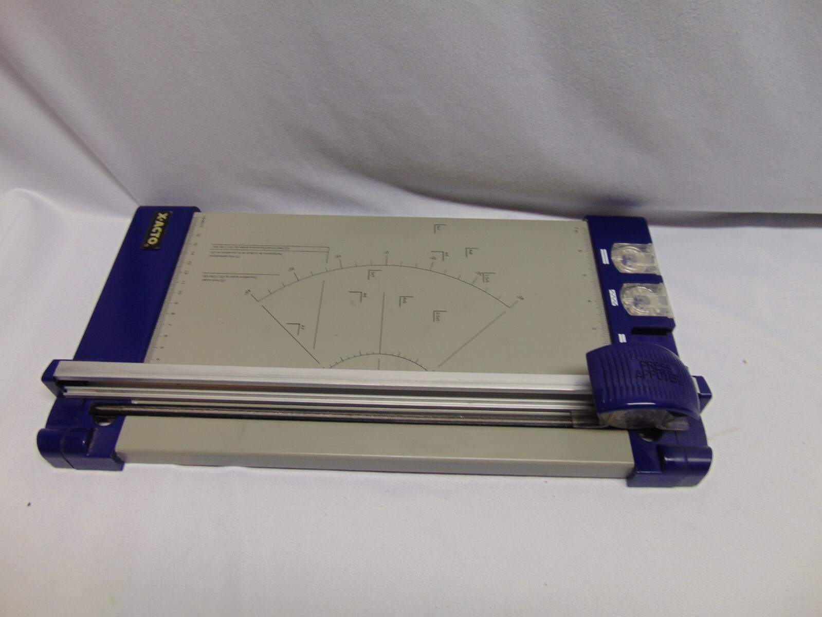 X-ACTO straight cutting board for CD's Front Cover measures 7 in & 18 CM blue