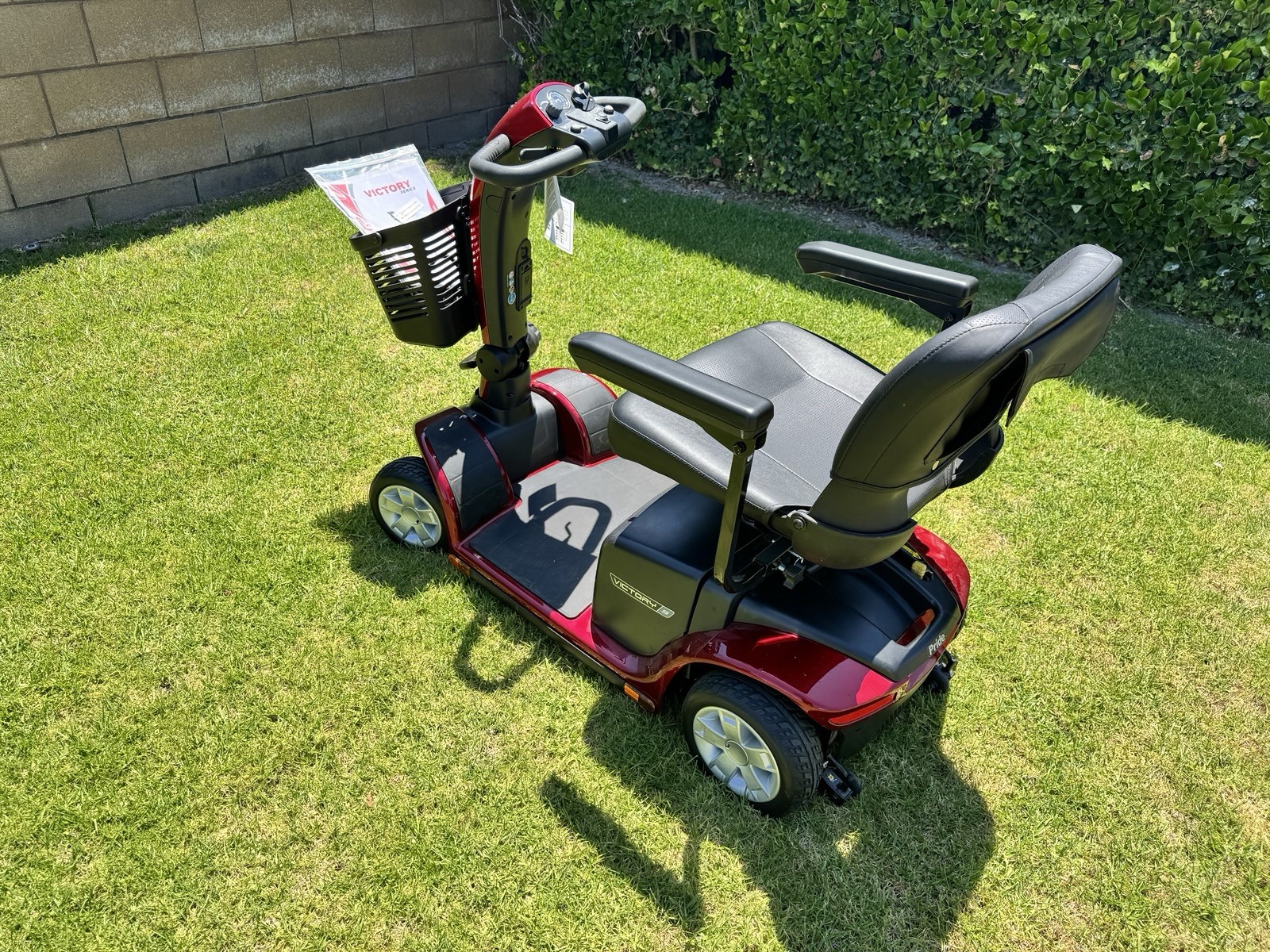 Pride Mobility Victory 9 4-Wheel Scooter, Candy Apple Red *BRAND NEW*