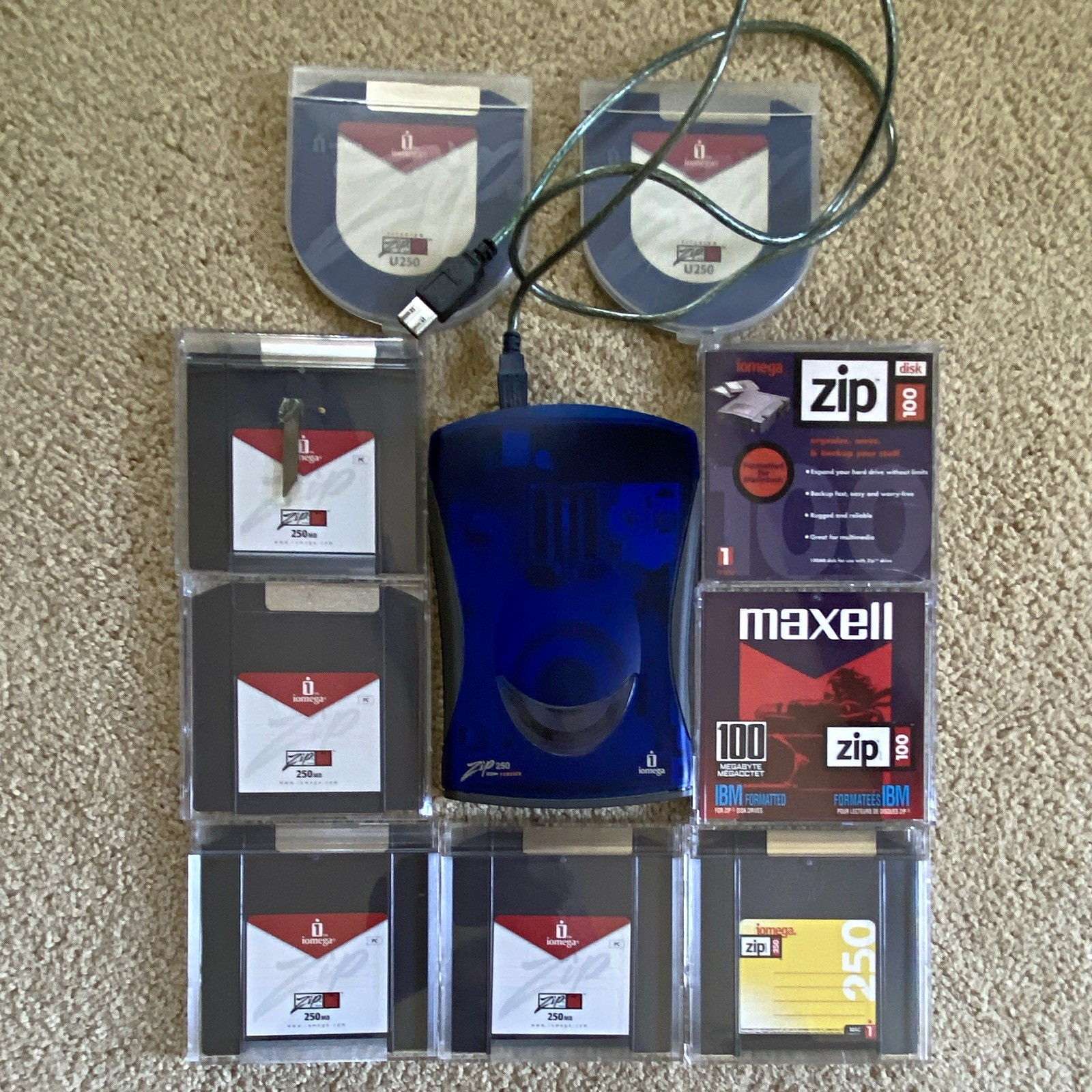 Iomega Zip 250 External Removable Zip Drive 250MB PC/Mac, Cable, 9 Discs Works!