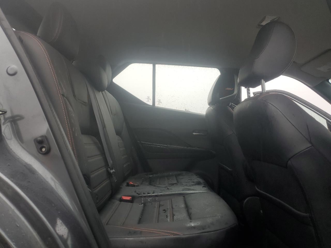 KICKS 2019 Glove Box 4926521