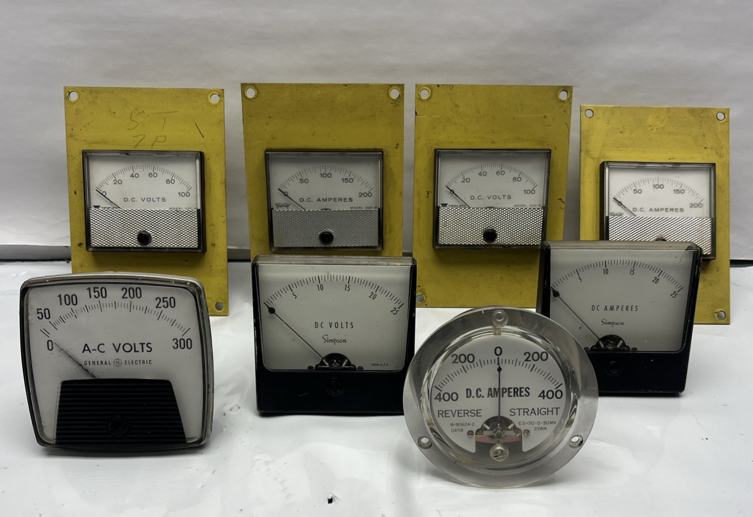 VTG Lot of  8 Variety SIMPSON  Triplet GE Ampreres Volts Milliamperes Gauges