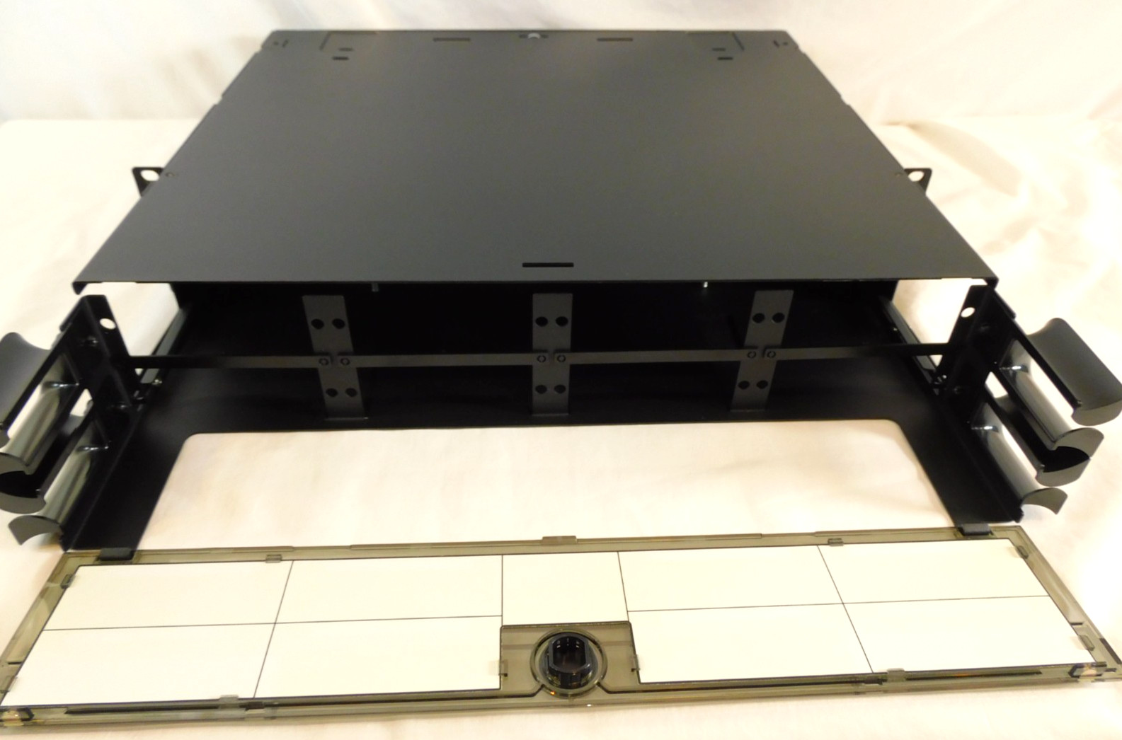 FCE2U Opticom Rack Mount Enclosure 8 FAP/Cassette Slots - USED - No Scratches