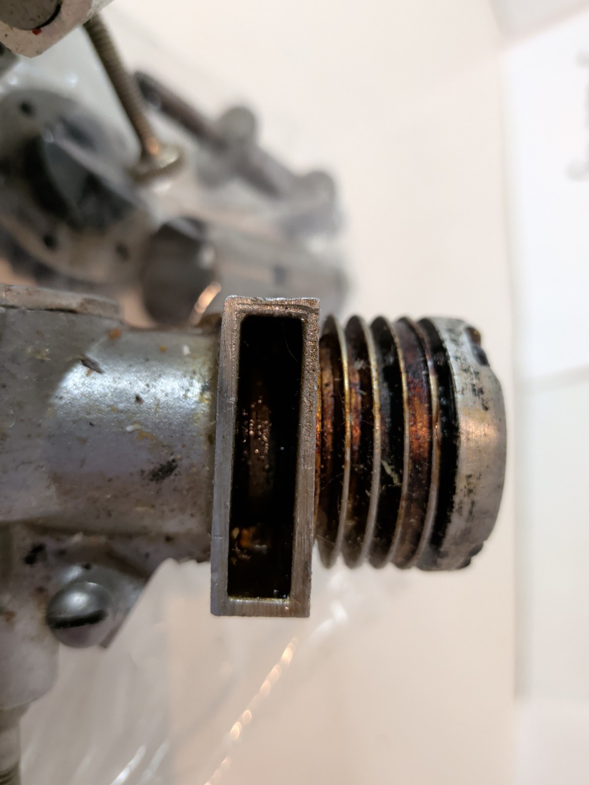 "19" Model Engine Model 4002 Untested Unbranded x2