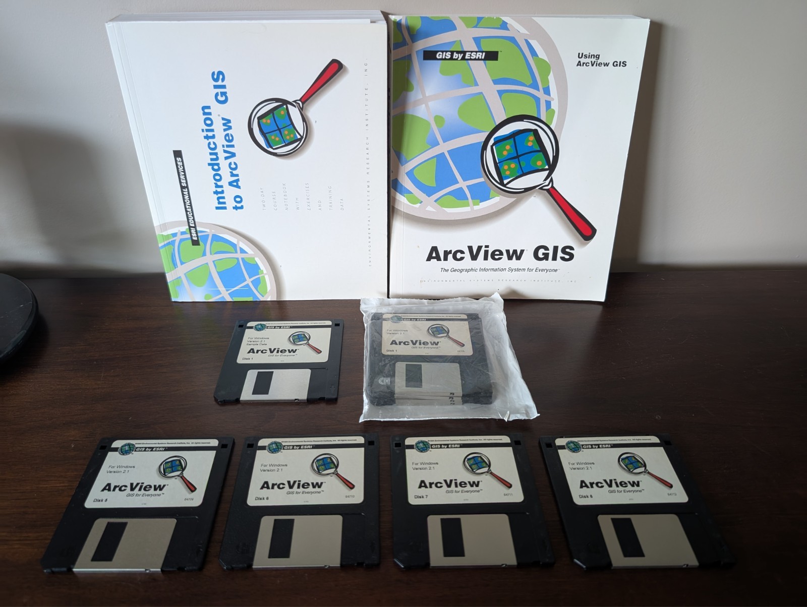 Arc View GIS version 2.1 for Windows with vintage 3.5" floppy disks