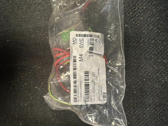 Henny Penny 17121 Solenoid Valve, 120V, 1/2", Steam 15 PSI. New In Box