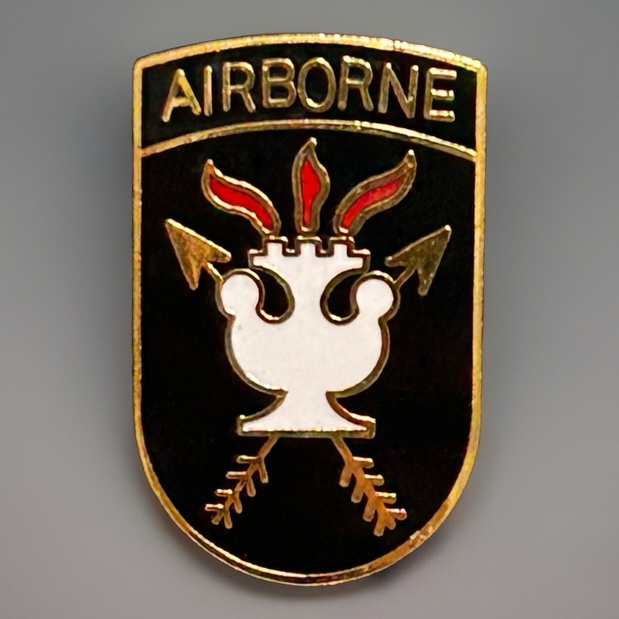 US Army JFK Special Warfare Center And School Airborne Pin John F Kennedy P37-3