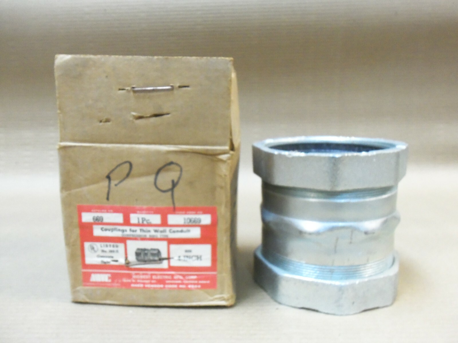 NEW COOPER CROUSE HINDS 669 4" COMPRESSION COUPLING FOR THINWALL CONDUIT "AK"