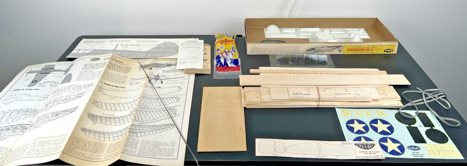 Vintage Guillow's Curtiss P-40 Warhawk Balsa Model Airplane kit U line control