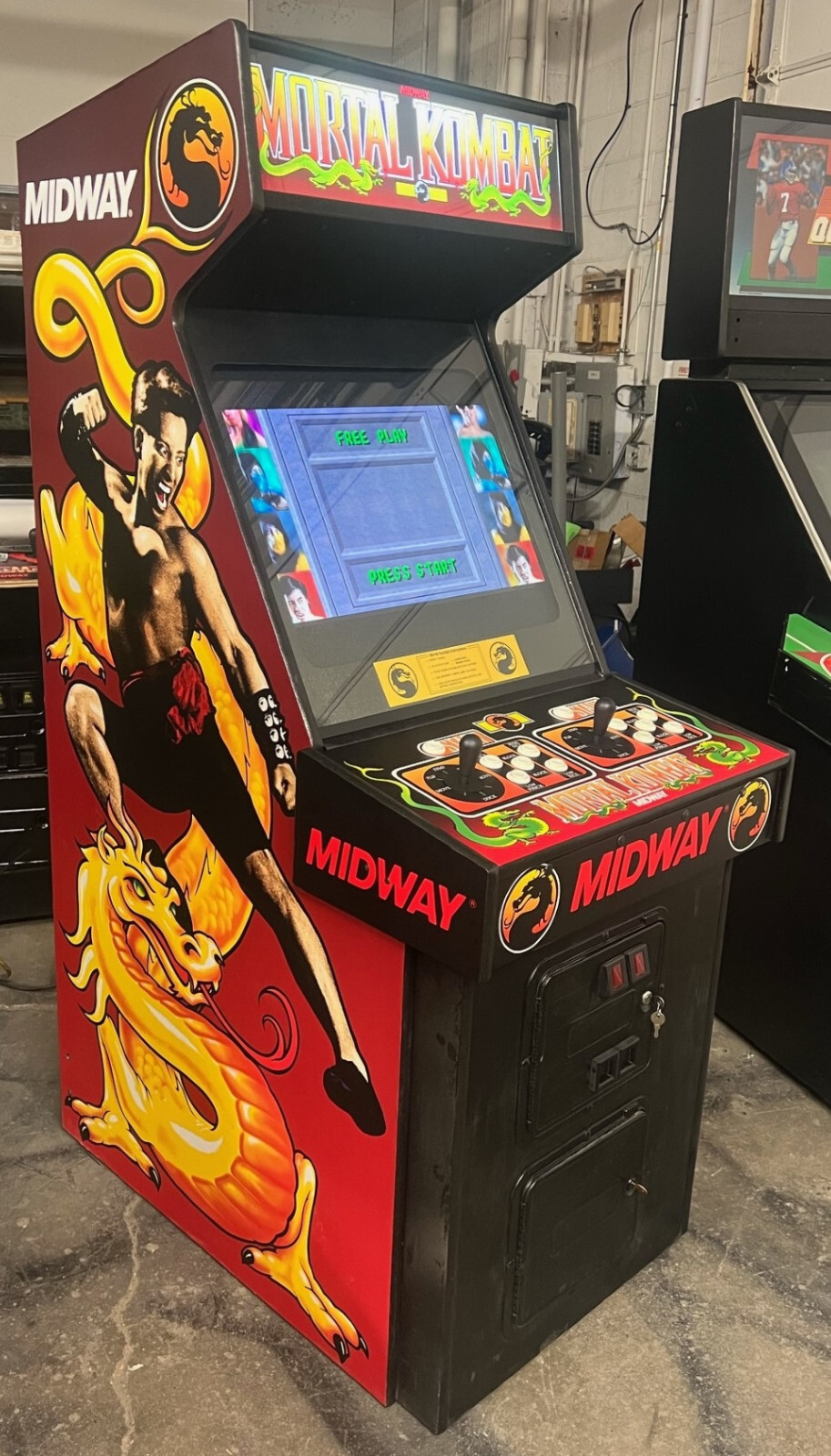 MORTAL KOMBAT ARCADE MACHINE by MIDWAY 1992
