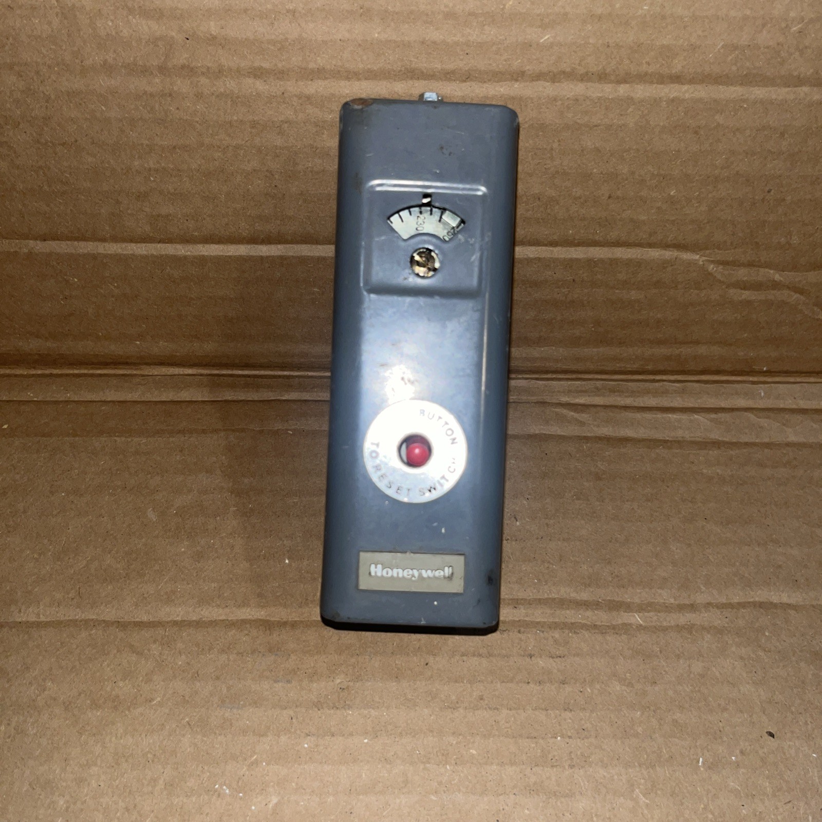 Honeywell L4006E1109 High Limit, Manual Aquastat Controller 130°F to 270°F