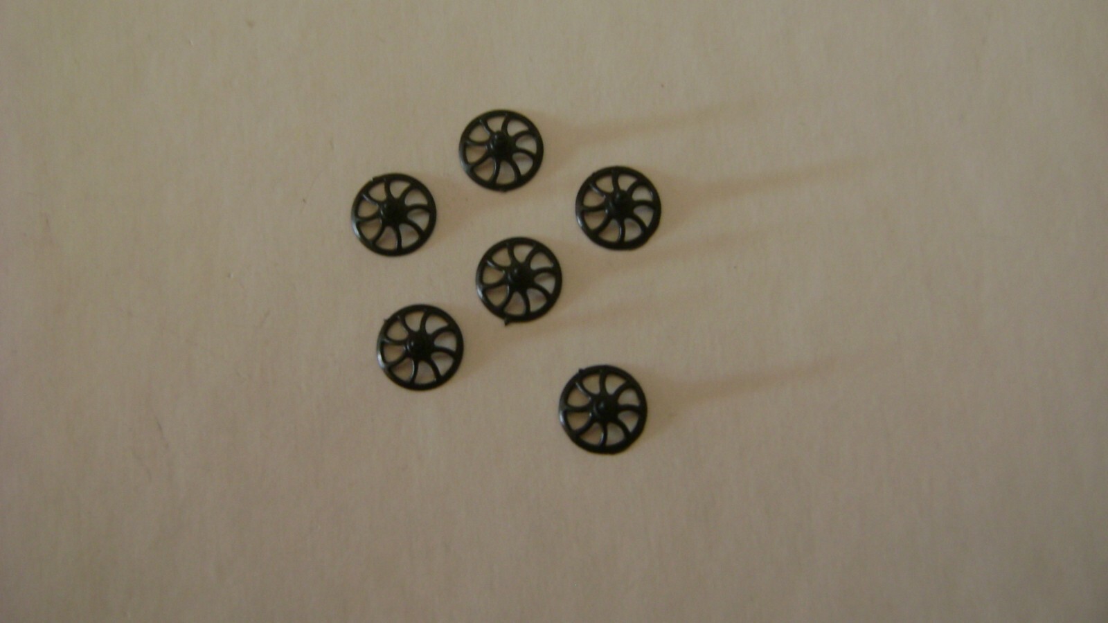 Lionel 9020-10 Plastic Brakewheels (pkg. of 6)