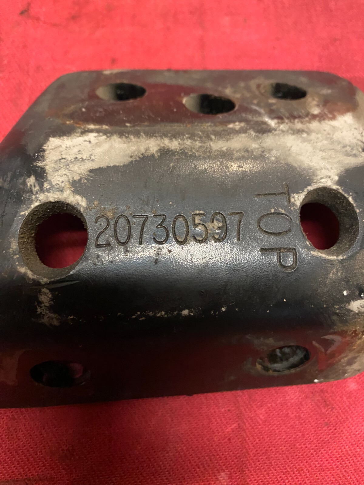 MACK CXU613 / VOLVO TOP BRACKET 20730597