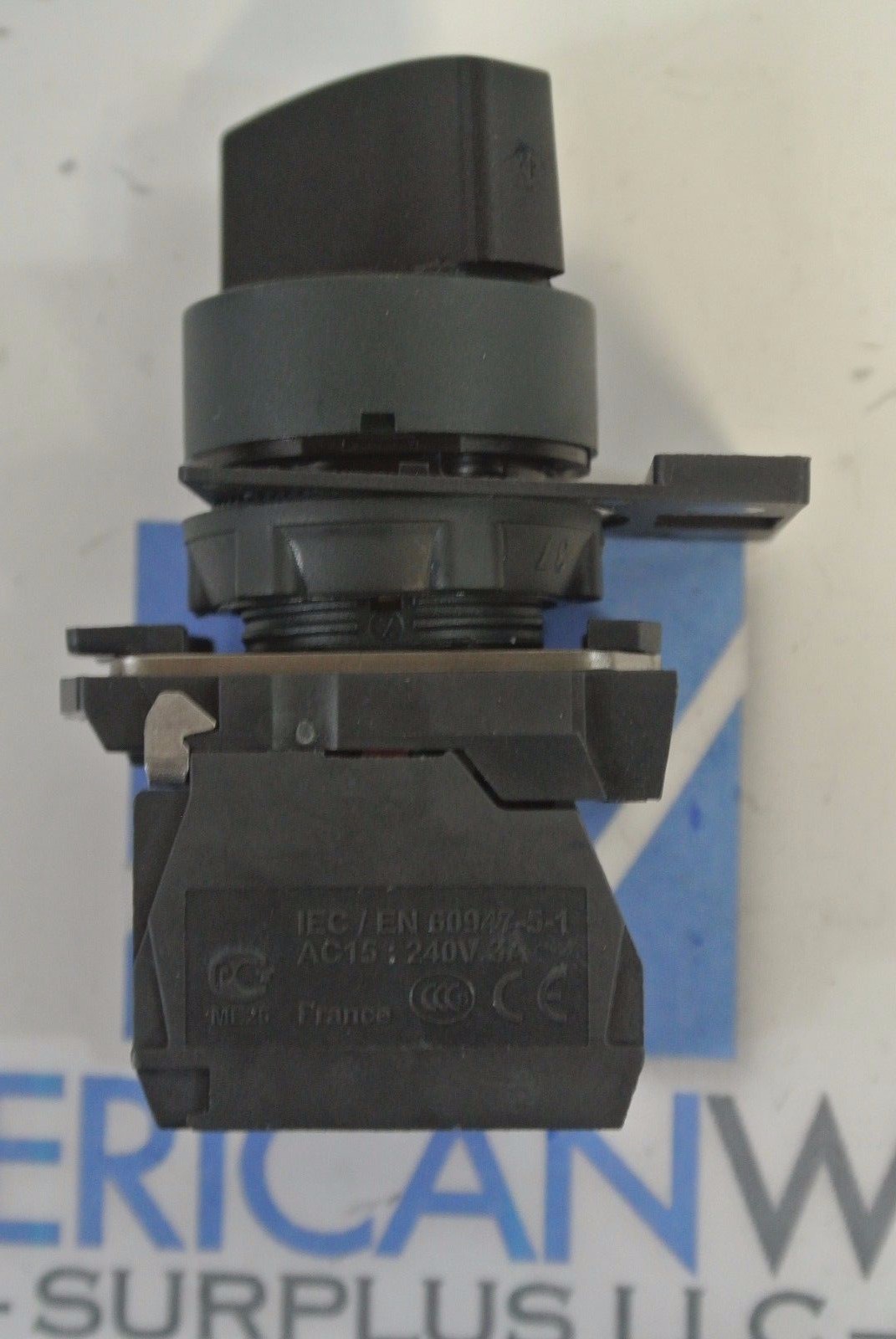 Telemecanique 2 Position Selector Switch with ZBE 101 Base USED