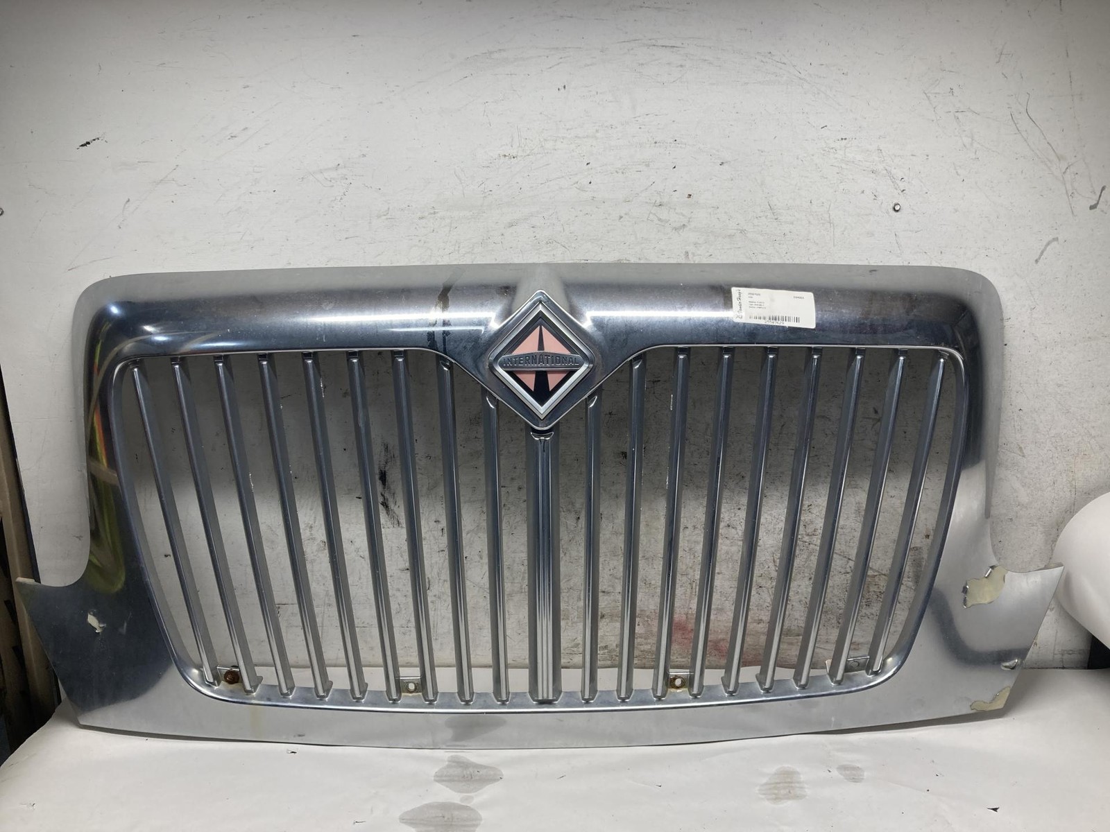 2002-2010 International 8500 Grille - Used | P/N 3551015C93