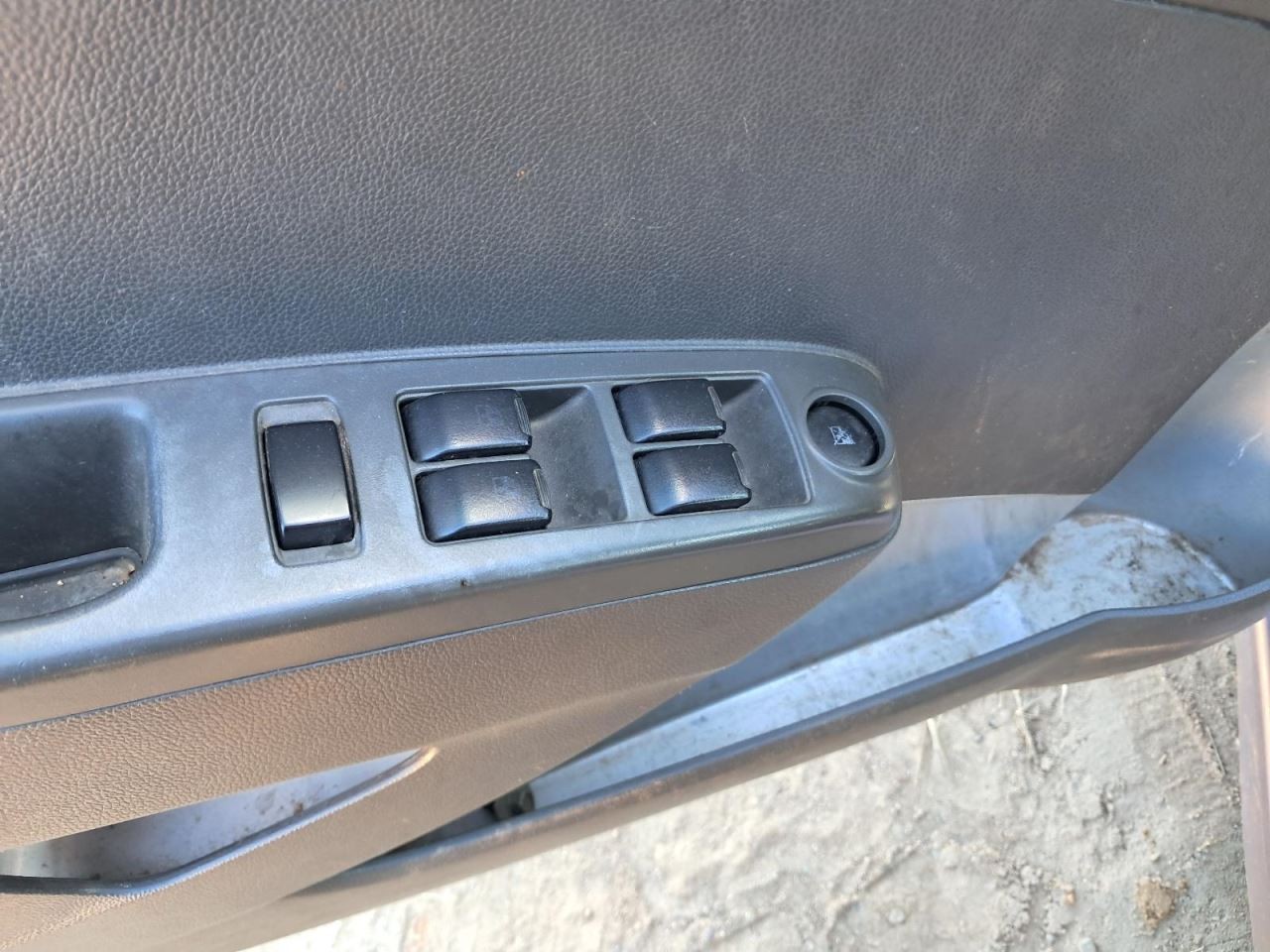 SPARK 2014 Glove Box 4824895