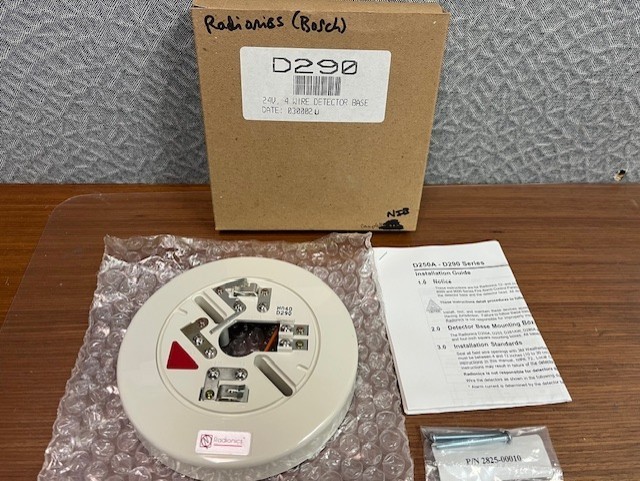 Radionics D290 4-wire detector base; NOS. Brand New; USA made