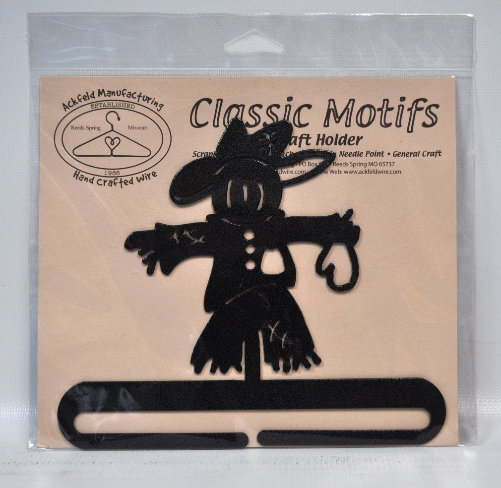 Classic Motifs 6 Inch Scarecrow Split Bottom Craft Holder