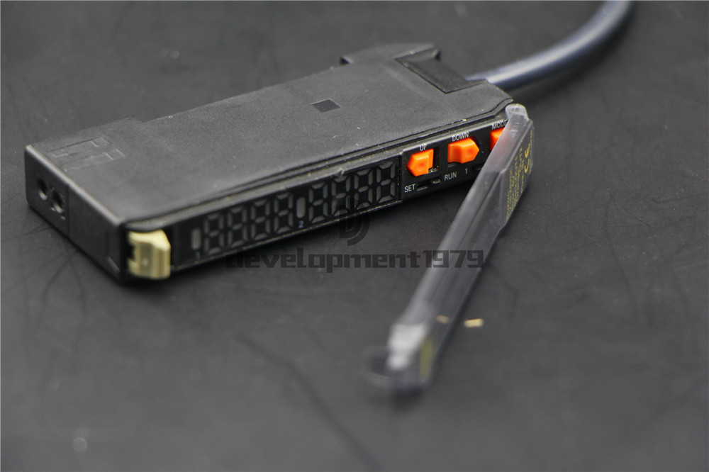one Omron Photoelectric Switch E3X-DA21-S E3XDA21S New