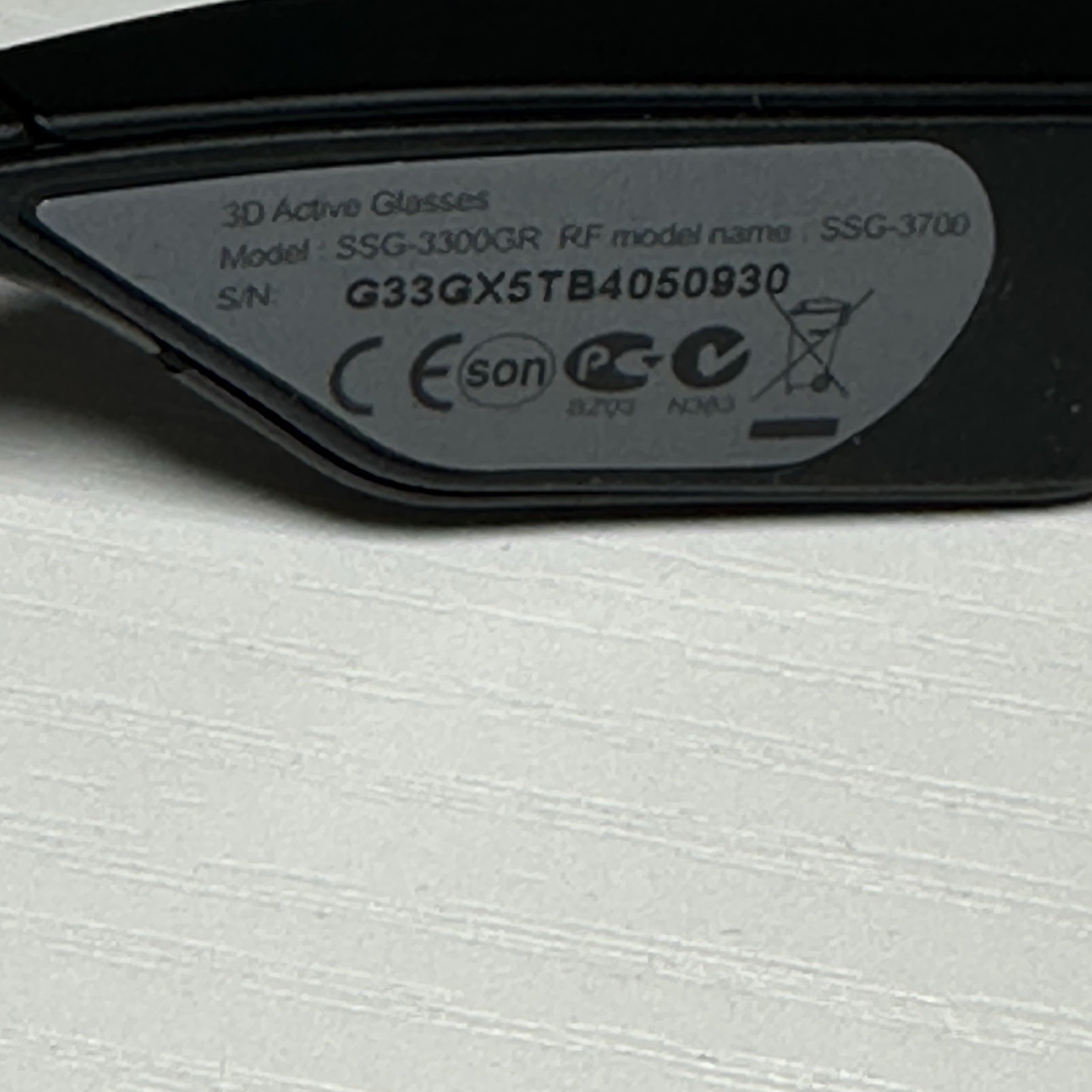 2 Samsung SSG-3300GR Rechargable Active 3D Glasses