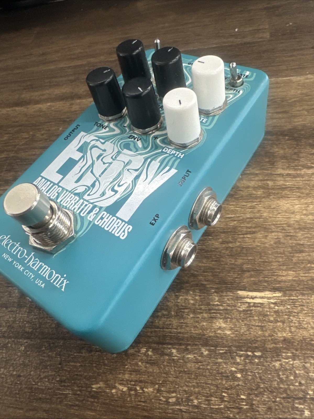 Electro-Harmonix Eddy Analog Vibrato and Chorus Effects Pedal