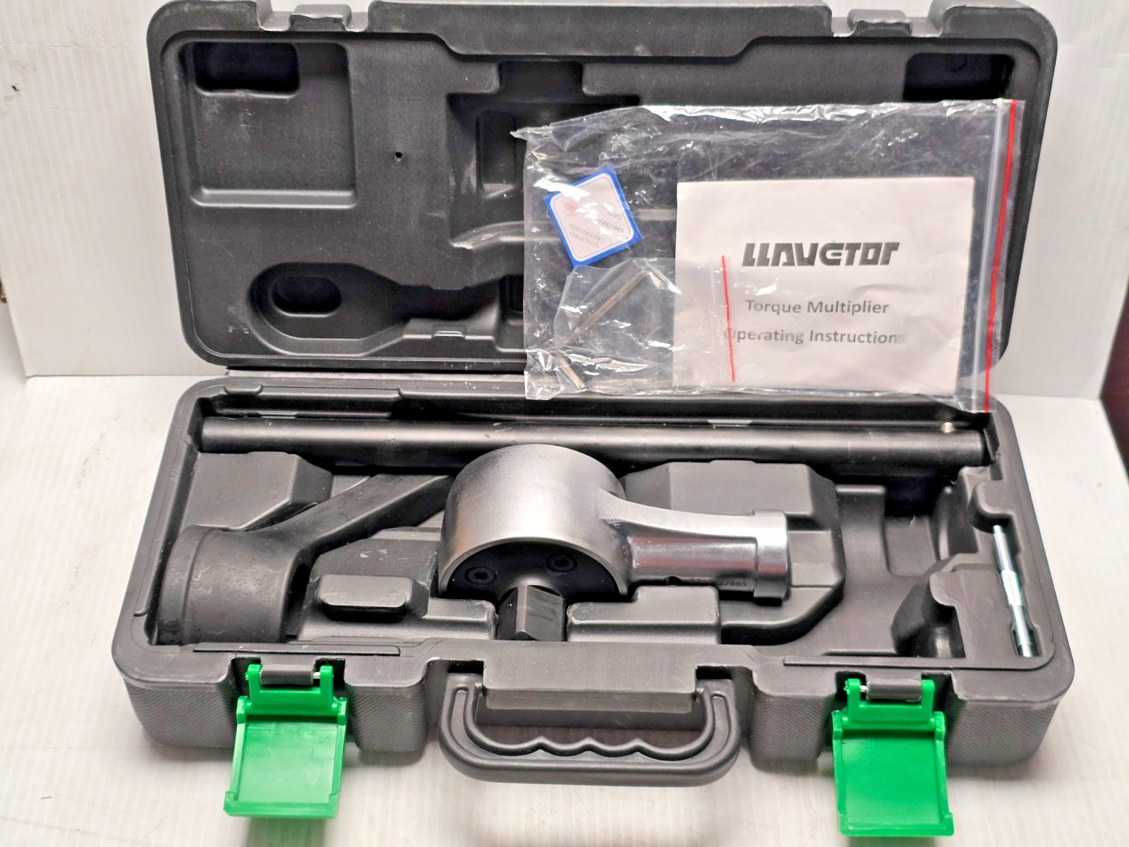High Torque Multiplier Wrench 1:3 Ratio, 2200 Ft.Lb w/Adapter, (case damaged)