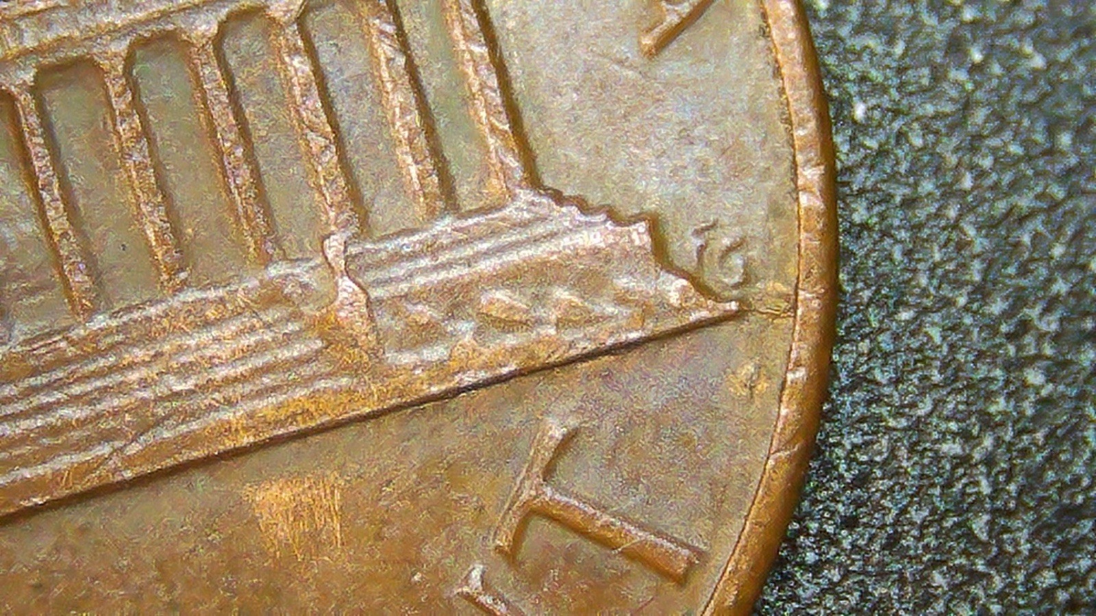 1985 P Lincoln Cent, Cracked Die On The Reverse.