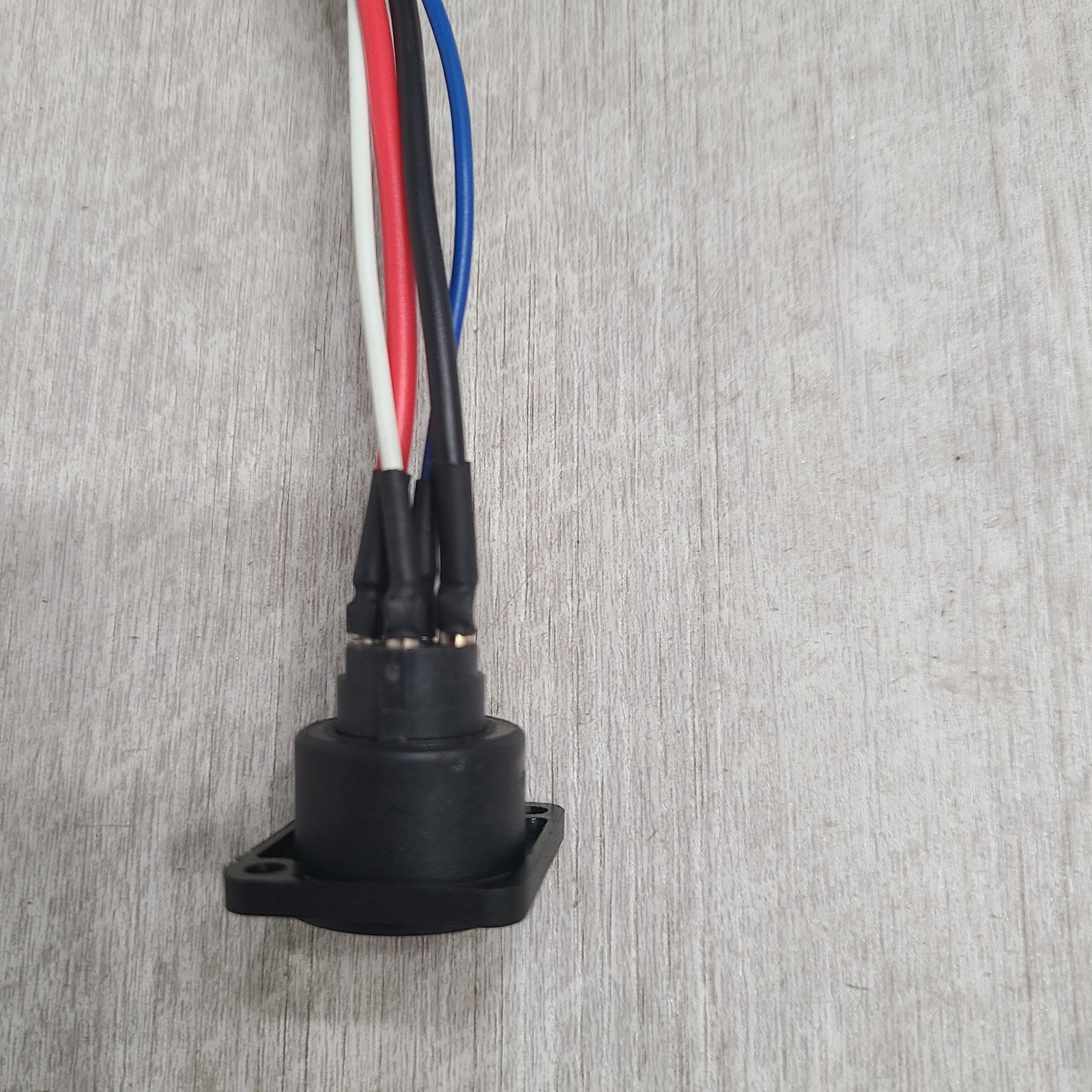 Connector Socket 3-Pin 4 Wire Charging Port for battary.