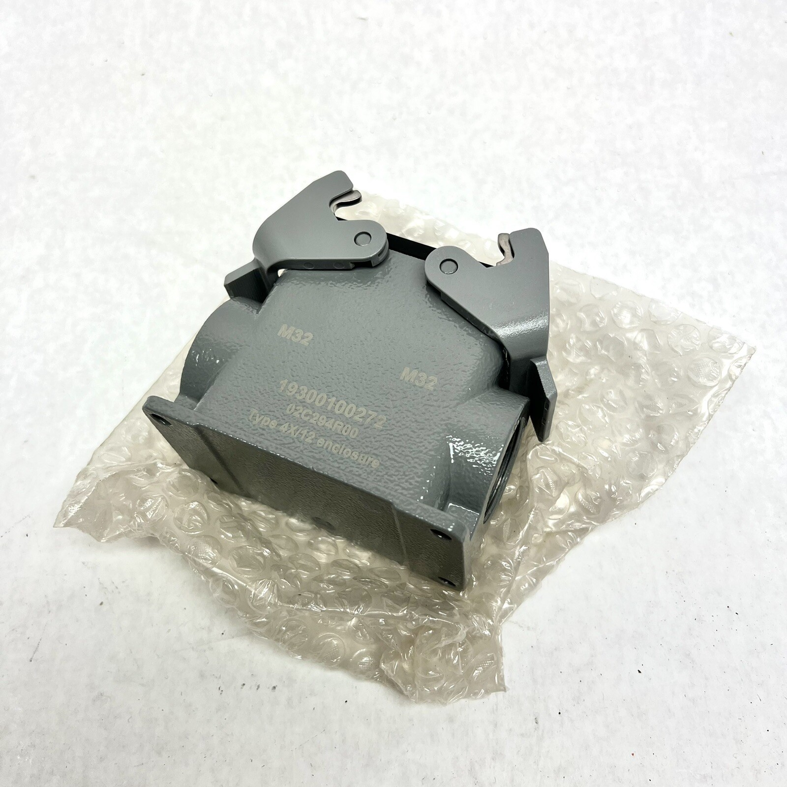 19300100272 BASE SURFACE HC 2LEVEL 2XM32