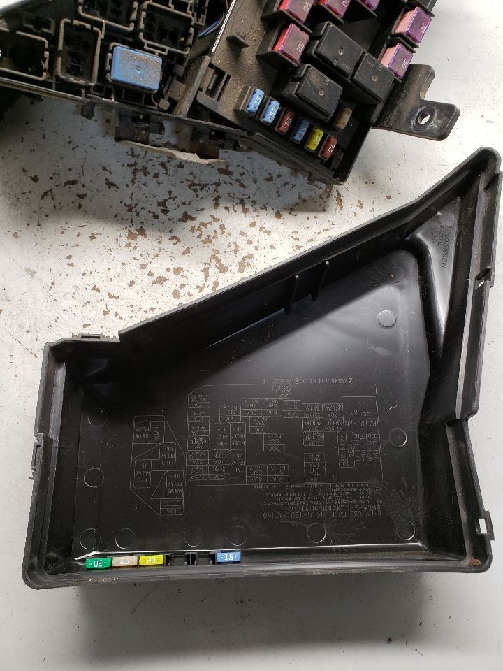 Used Fuse Box Engine fits: 2005 Subaru Legacy engine compartment 3.0 Grade A