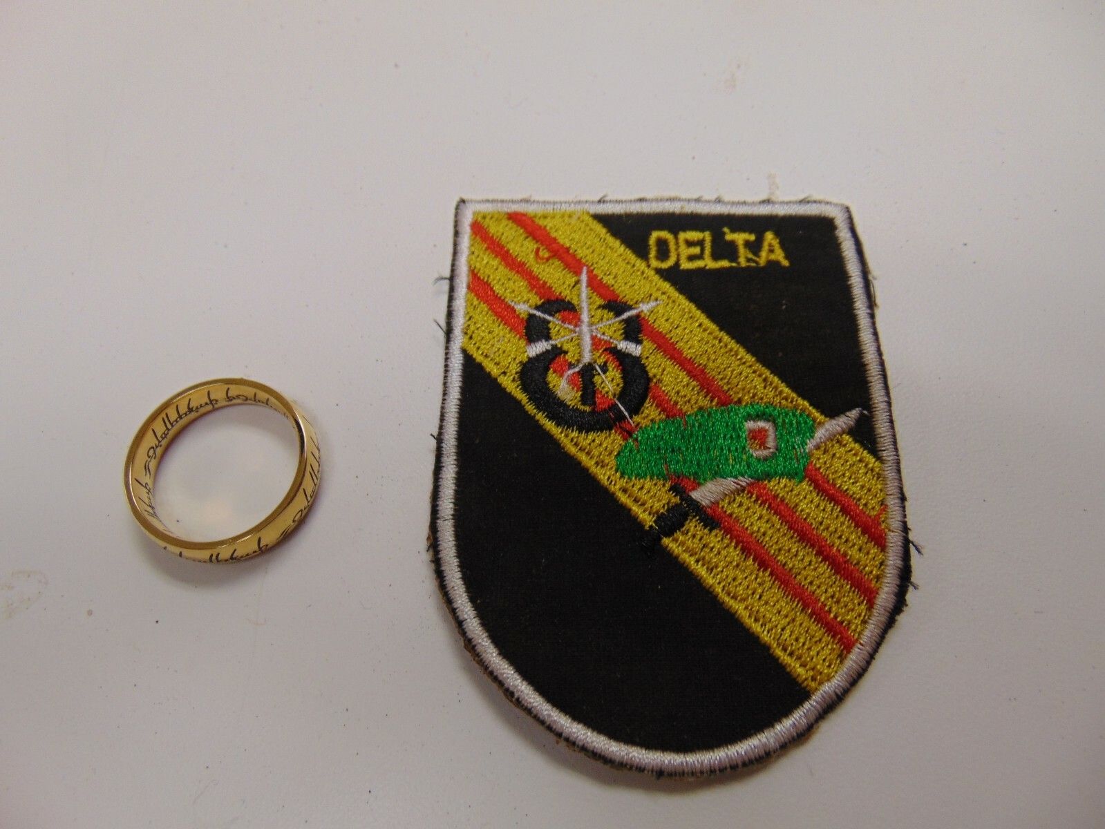 MILITARY PATCH OLD VIETNAM ERA DELTA SPECIAL FORCES AIRBORNE FLASH SHAPED