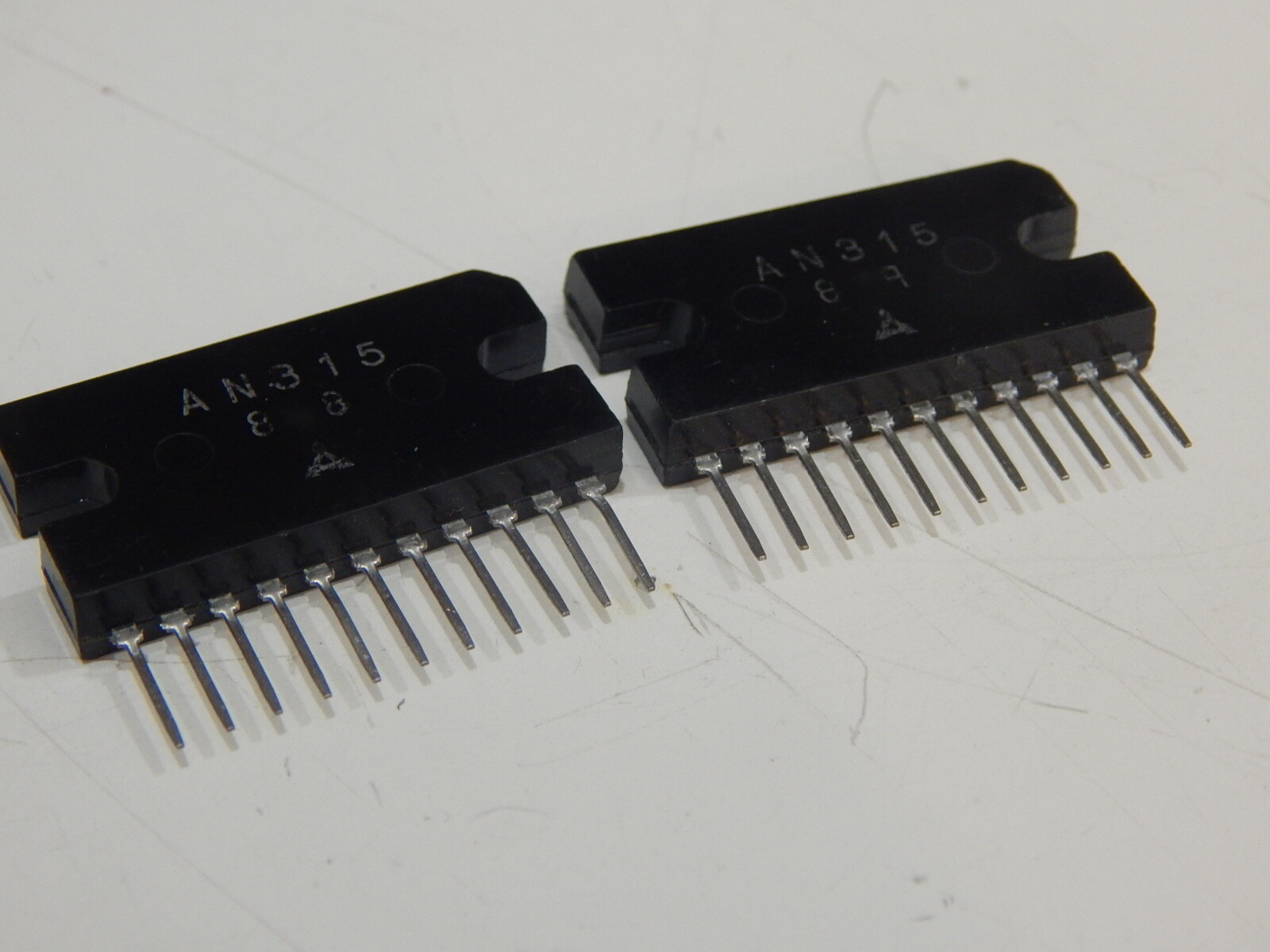 ORIGINAL AN315 Panasonic Matsushita 11 PIN SIP - LOT OF 2 IC'S - FAST SHIPPING