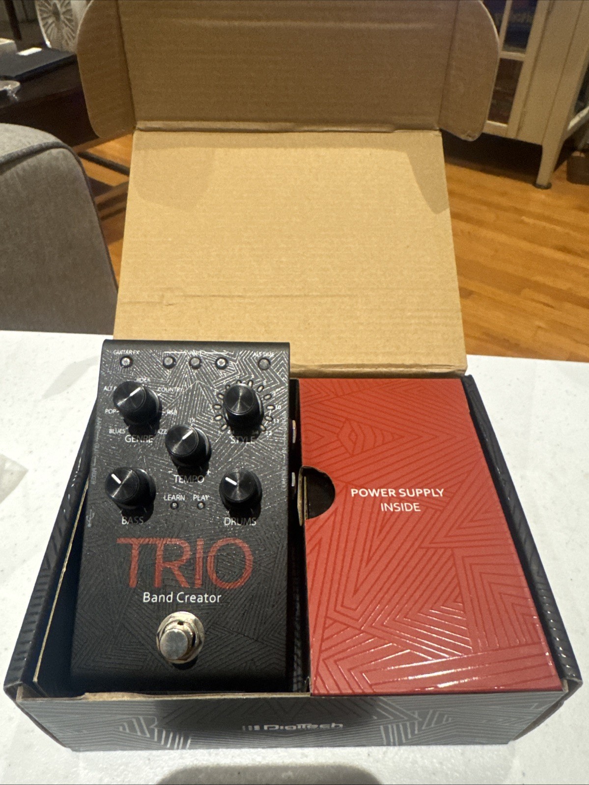 Digitech Trio Electric Guitar Multi-Effect Band Creator Pedal V-01 Read