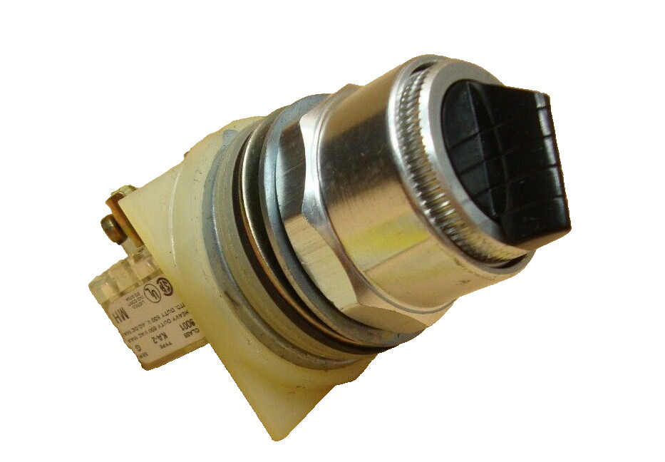 Square D 9001KS11B  Switch & 9001KA-2 Contact Maintained Selector Switch (Qty 1)