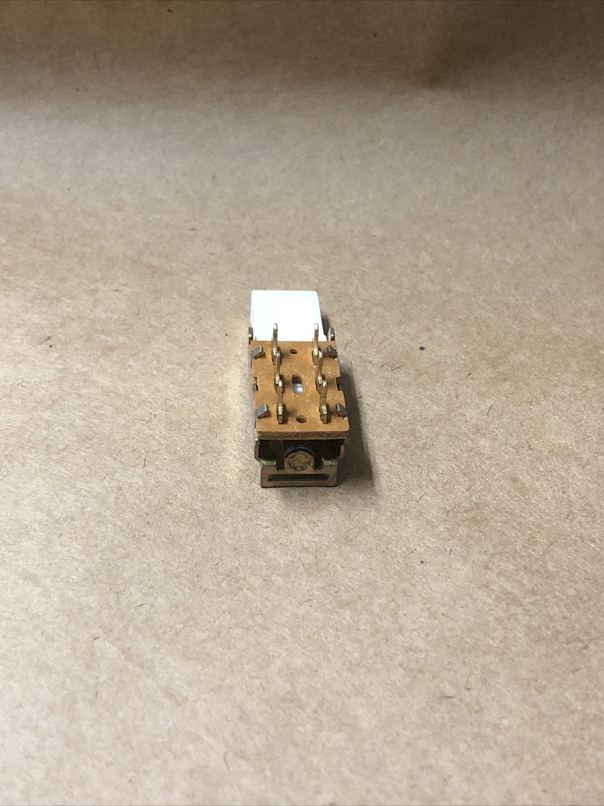 SWITCHCRAFT PART# 75067A39B