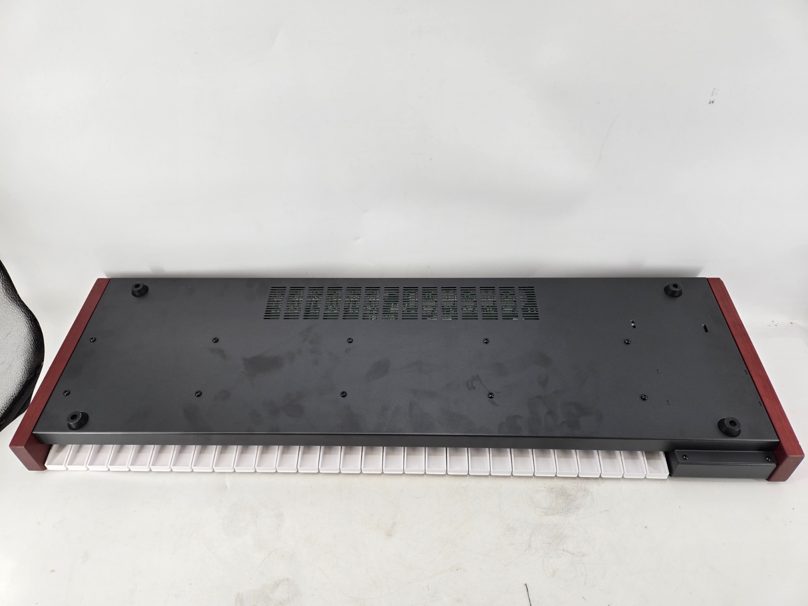 Behringer DEEPMIND12 Deepmind 12 Analog Polyphonic Synthesizer