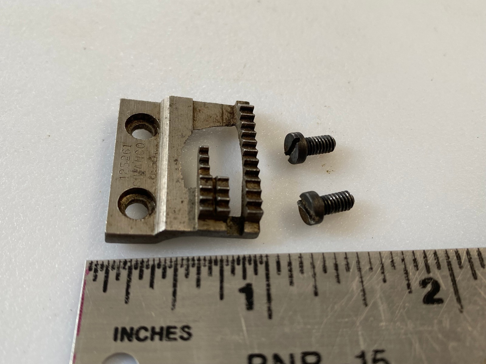 Singer 15 Sewing Machine Part (1954) – Feed Dog