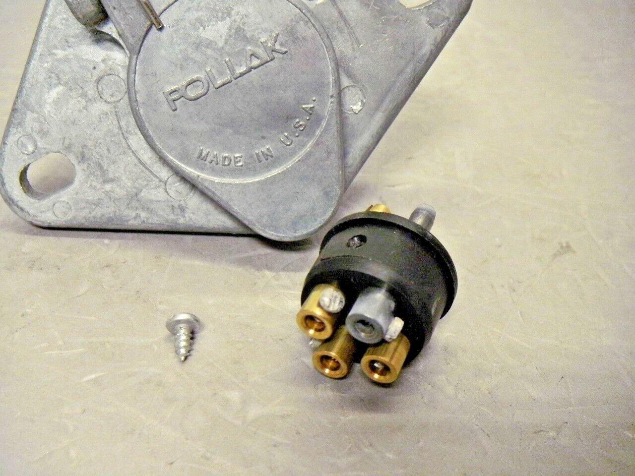 Pollak 11404 Zinc Plated 4-way Round Connector Socket