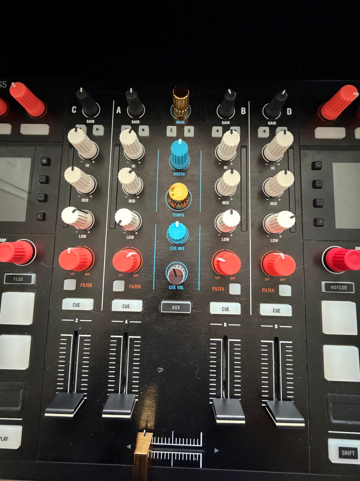 Traktor Kontrol S5 DJ Controller w/Flight Case - Read Description