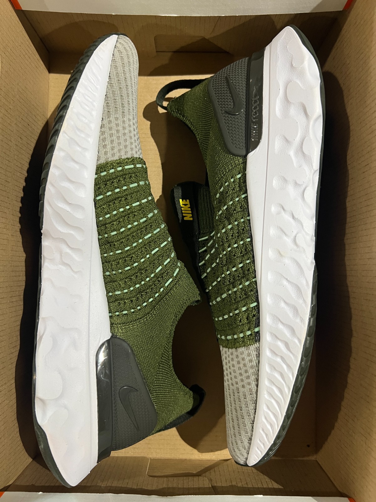 MENS NIKE REACT PHANTOM RUN FK 2 DX2311 300 SIZE 9, 9.5, 10 (the box has no lid)