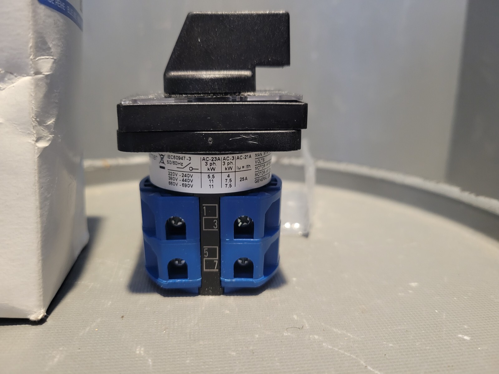 Kraus & Naimer Rotary Changeover Switch, 25A, CA20.A211-700.E