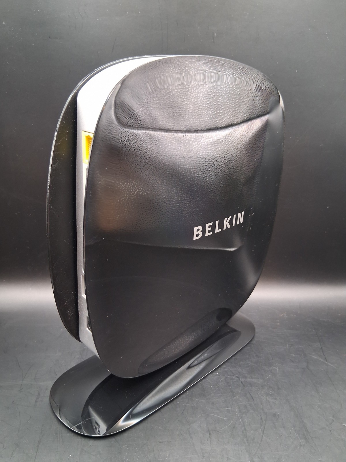 Belkin N750 DB 450 Mbps 4-Port Gigabit Wireless N Router (F9K1103)