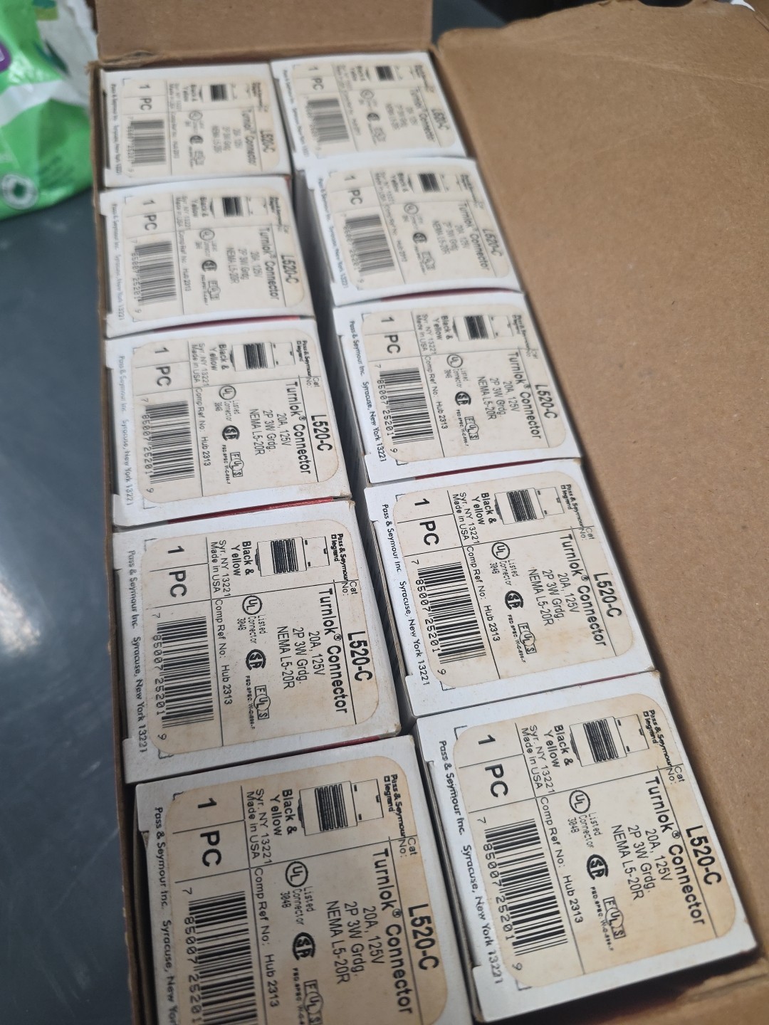 Lot of 10 Legrand, Pass & Seymour Turnlok Connector, 2P, 3W, 20A, 125V, L520-C