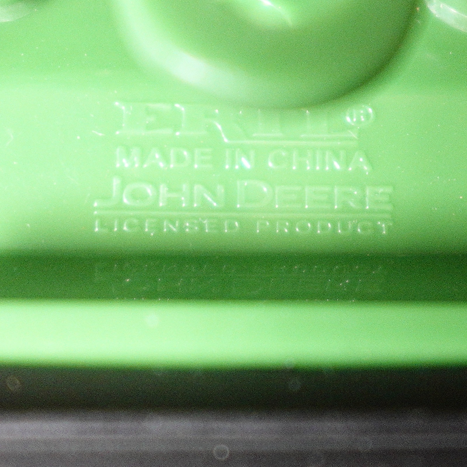 ERTL John Deere S690 Combine 1/32 Scale Full Plastic