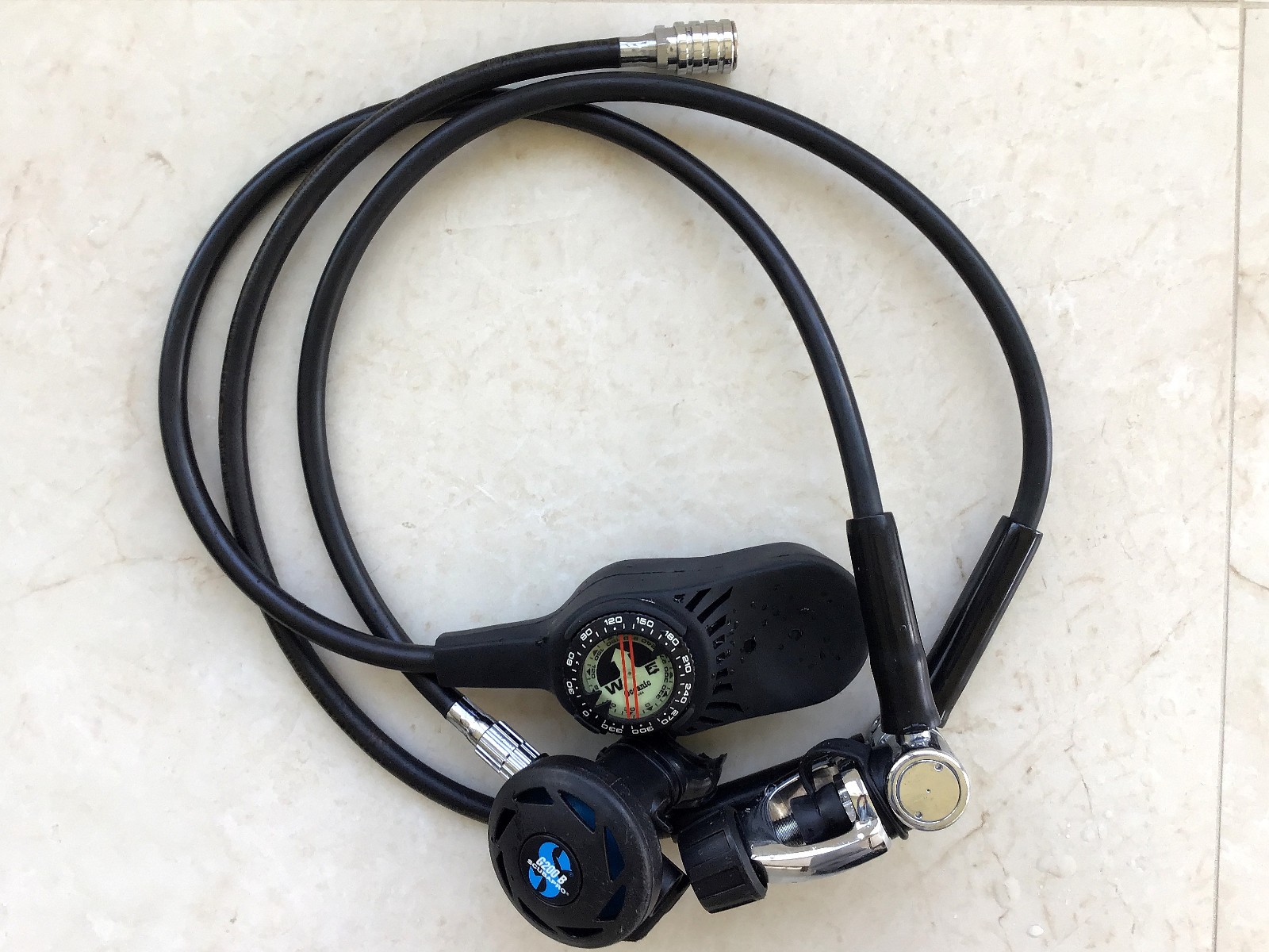 Scubapro MK10 Regulator, G200 B Second Stage, BCD, A.I.R. 2, Black, Medium