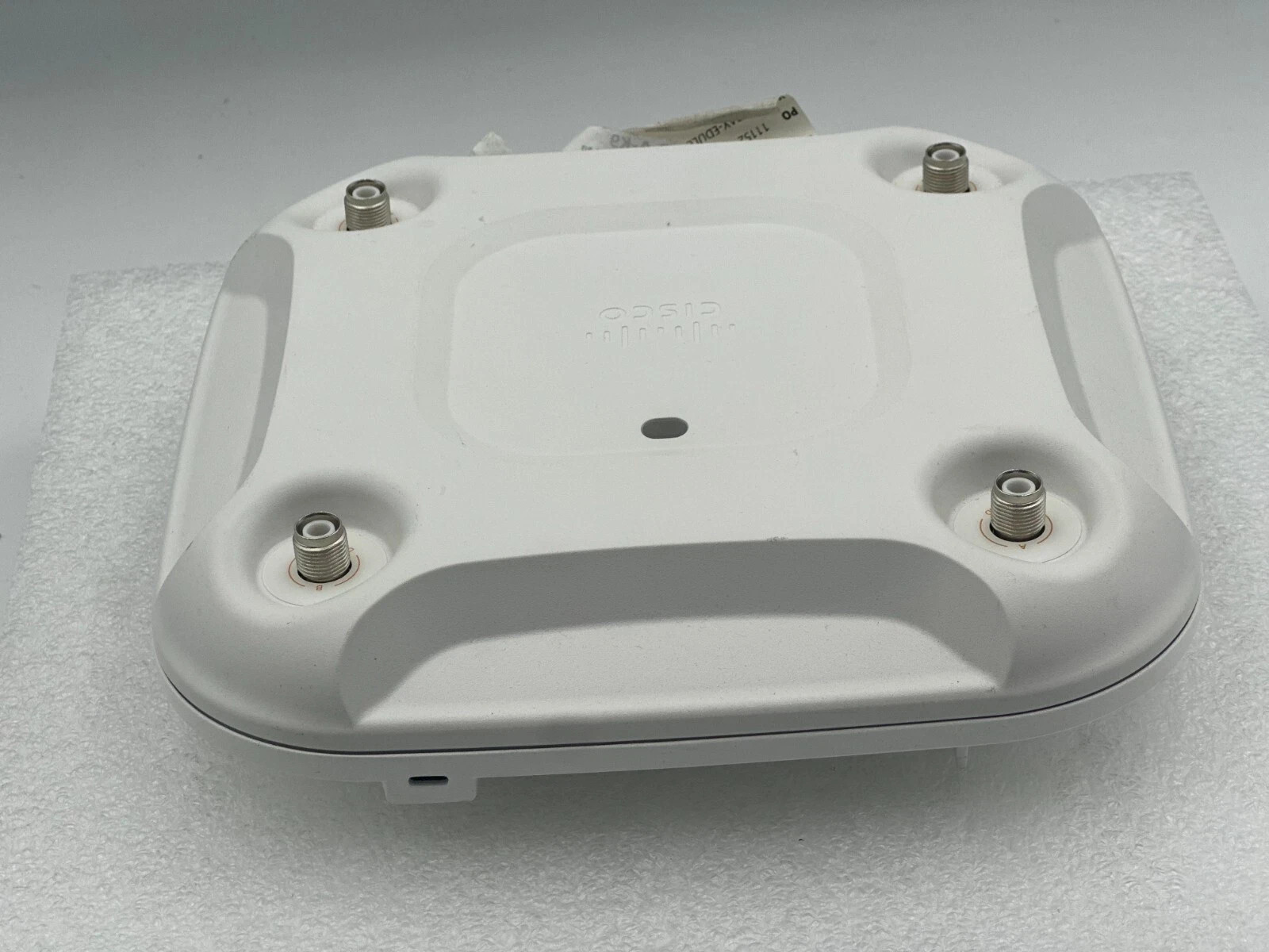 **Used** Cisco AIR-CAP3702E-A-K9 Aironet 3700e 1300 Mbps Wireless Access Point
